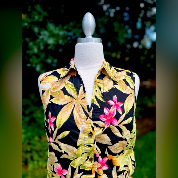 TALBOTS Floral Sleeveless Button-Up Top - Black and Pink - Picture 5 of 6